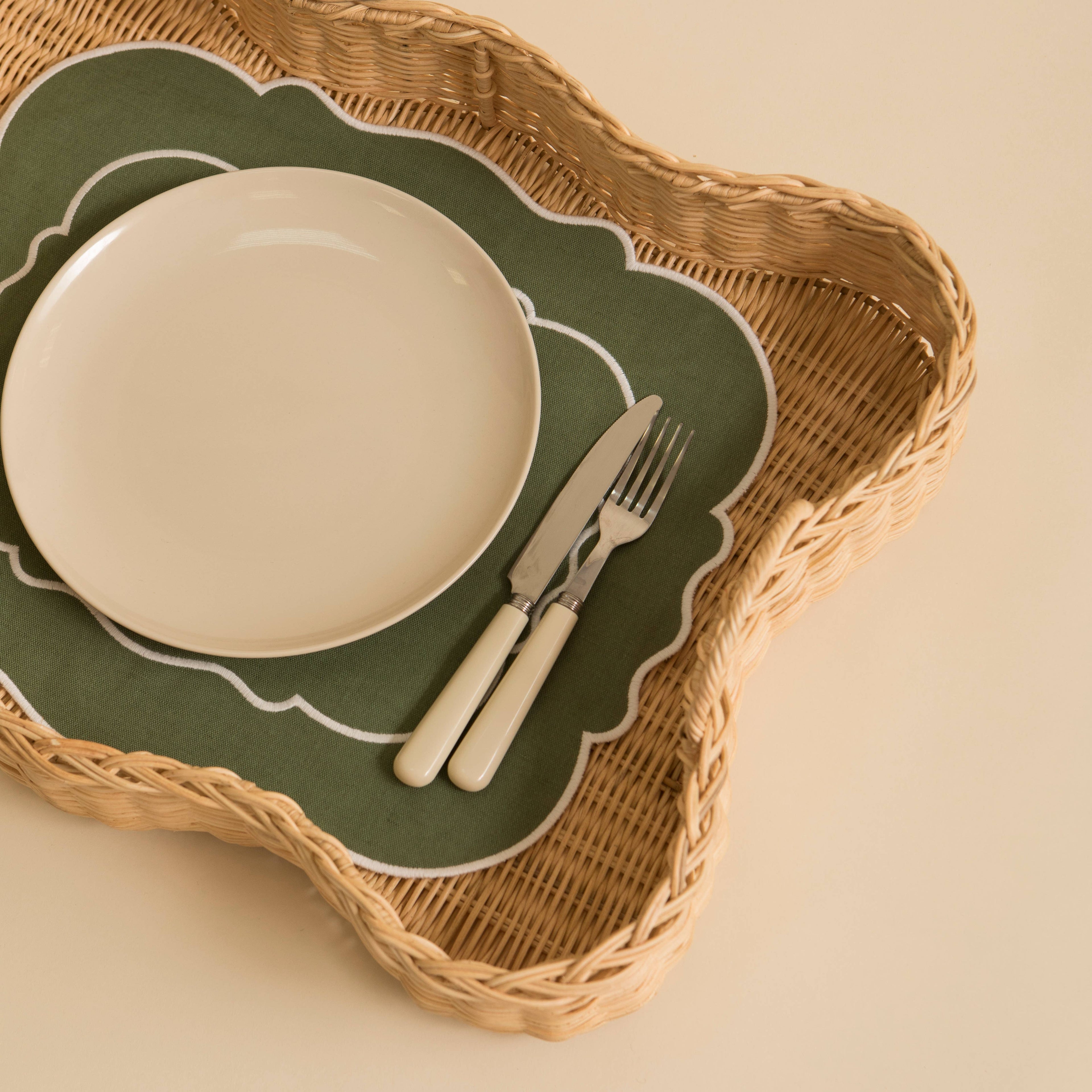 Rattan Scalloped Tray Vera Large Natural