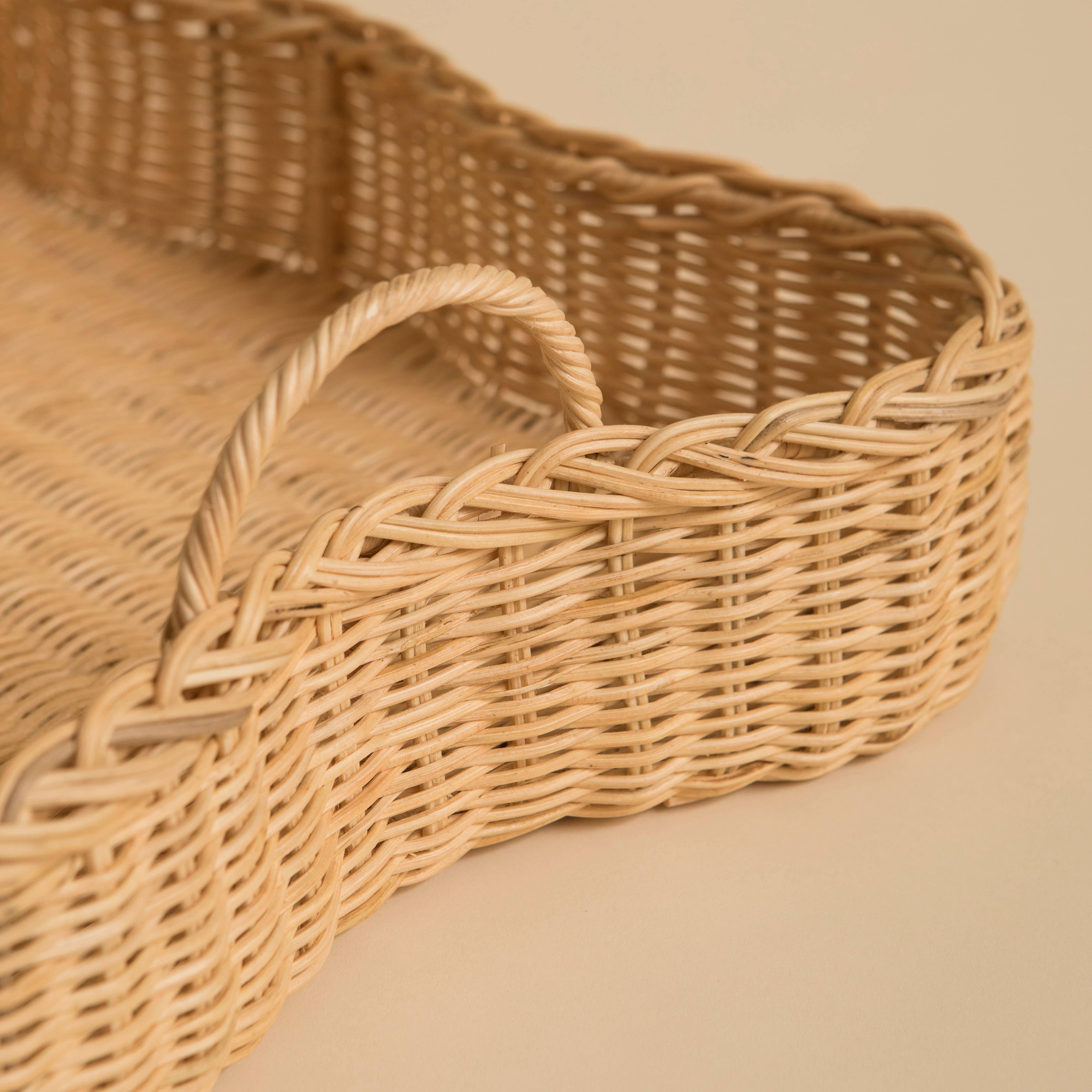 Rattan Scalloped Tray Vera Large Natural