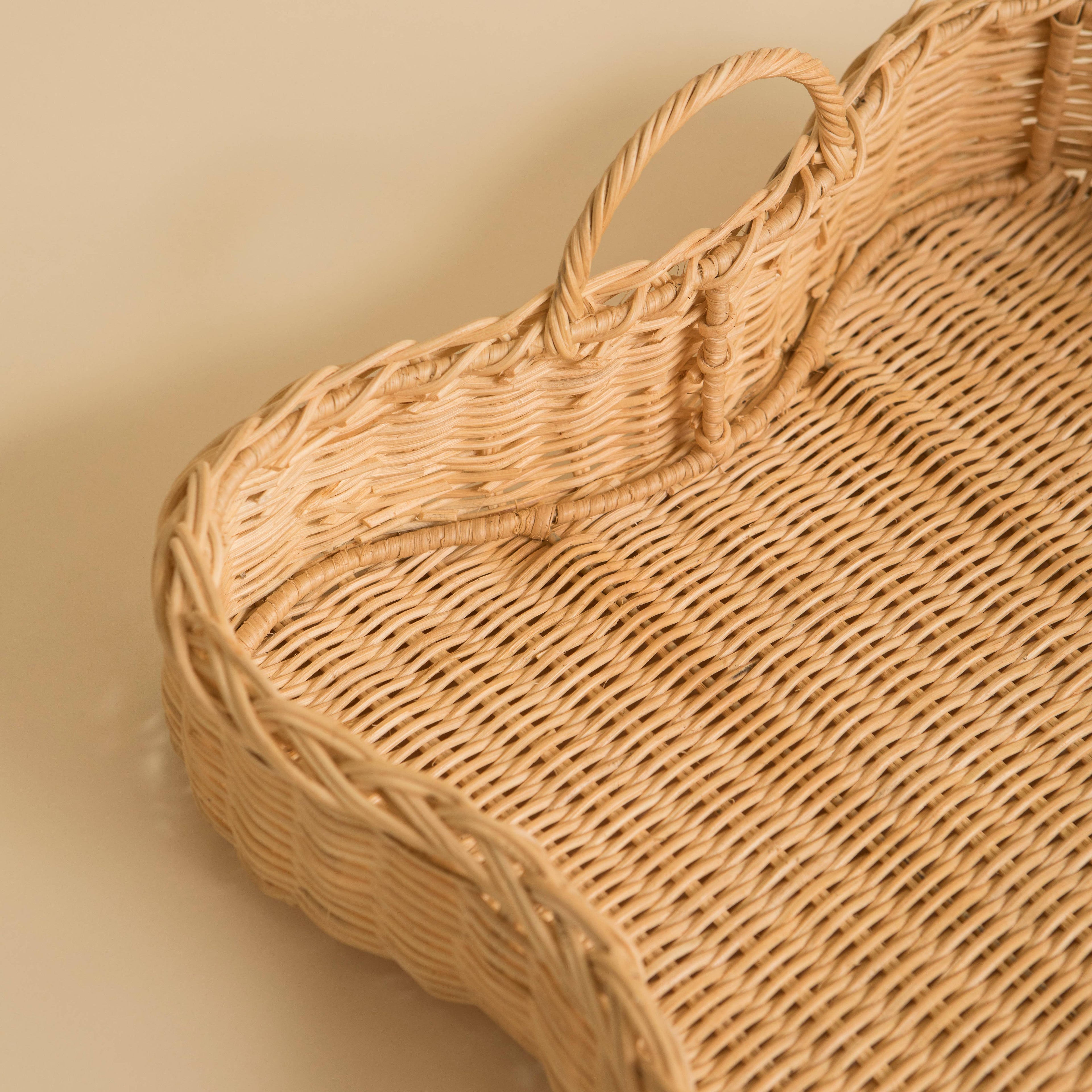 Rattan Scalloped Tray Vera Large Natural