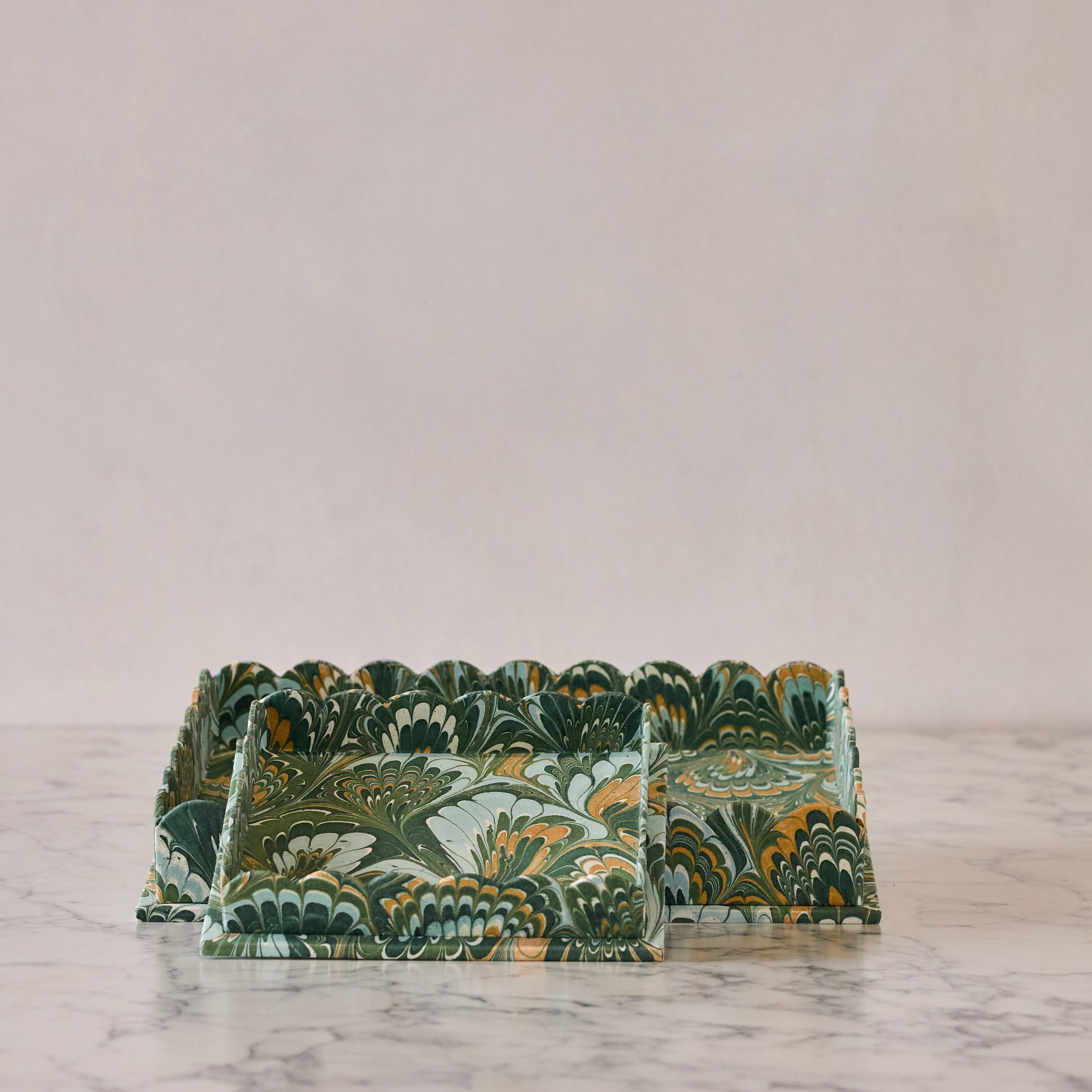 Marbled Scalloped Tray Set, Green & Gold