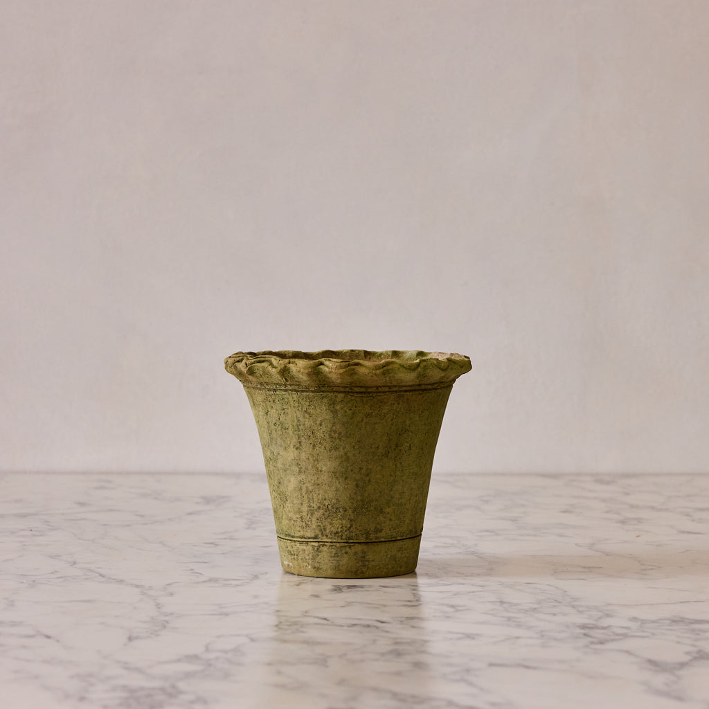 Medium Nursery Pie Crust Terracotta Planter