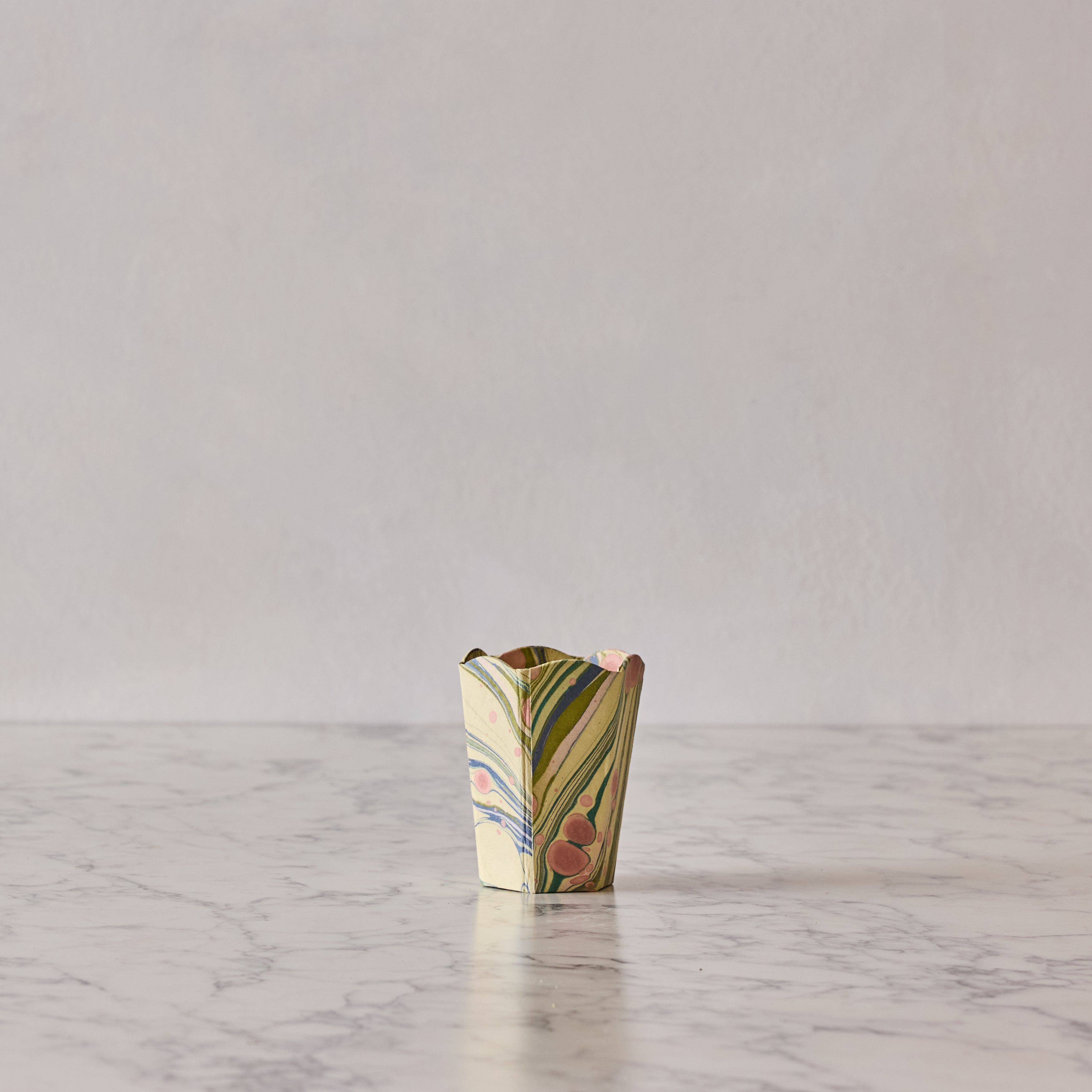 Marbled Scalloped Collapsible Pencil Holder