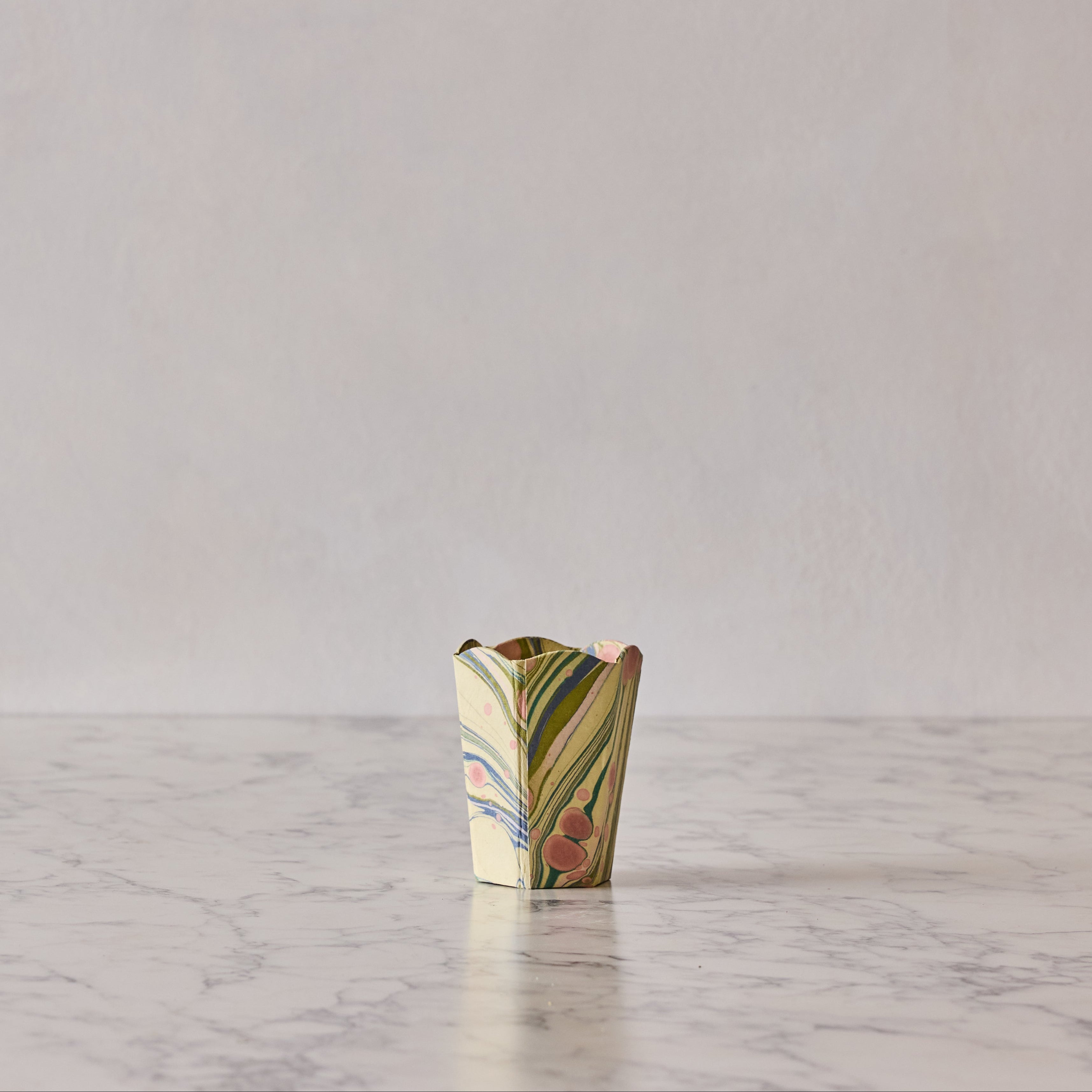 Marbled Scalloped Collapsible Pencil Holder