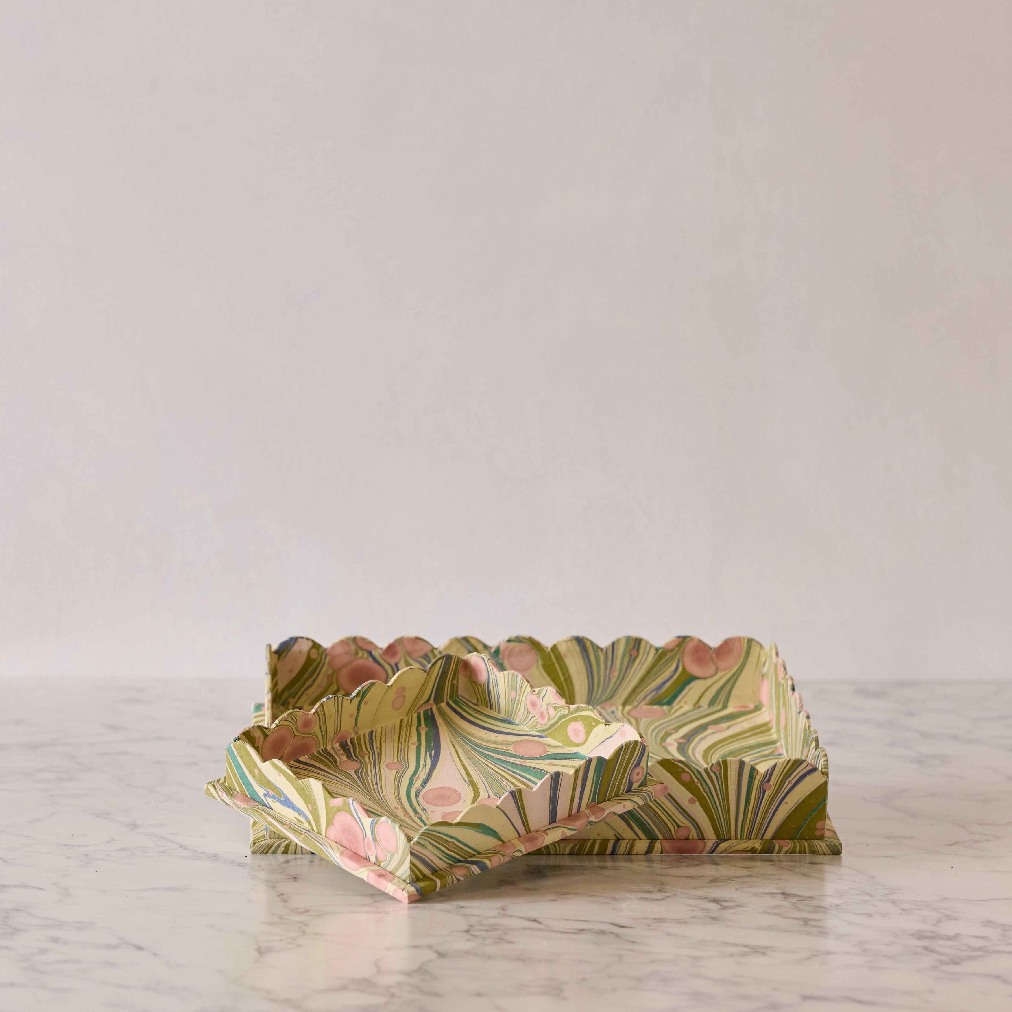 Marbled Scalloped Tray Set, Moss & Pink