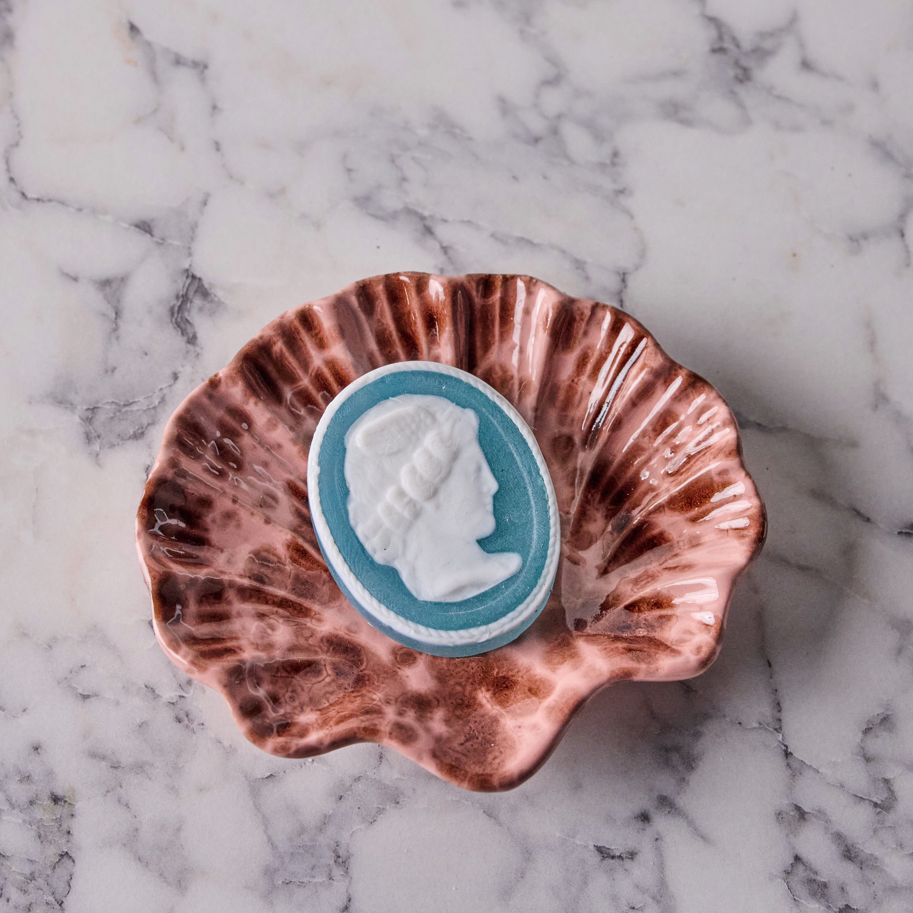 Splatterware Shell Dish, Brown on Pink